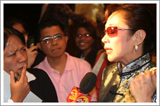 Vilma Santos being interviewed by The Buzz