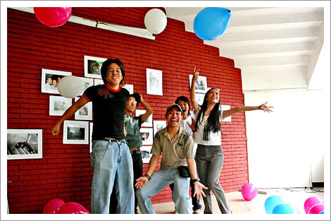 Fritz, Joma, Tupe, Kid, C-an and balloons