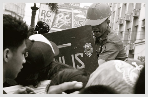 Militant youth march to Mendiola