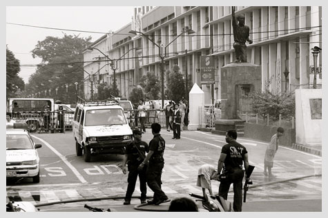 Militant youth march to Mendiola