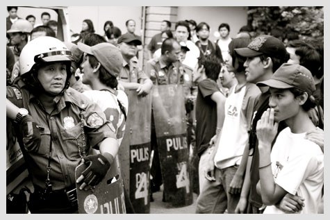 Militant youth march to Mendiola